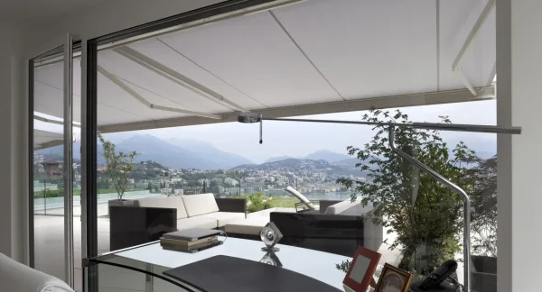 Retractable Awnings | Sunshade Blinds