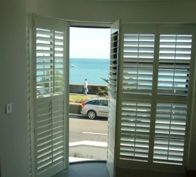  | Sunshade Blinds