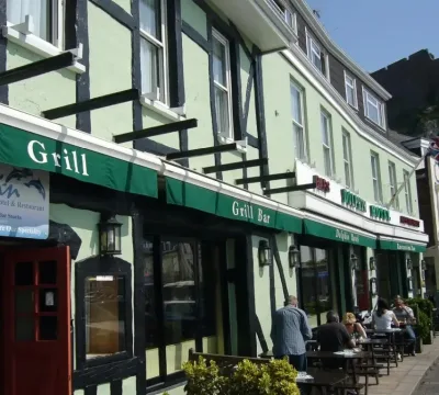  | Sunshade Blinds